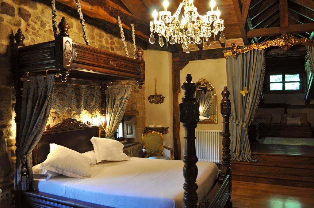 Palacio De Trasvilla Escobedo Room photo