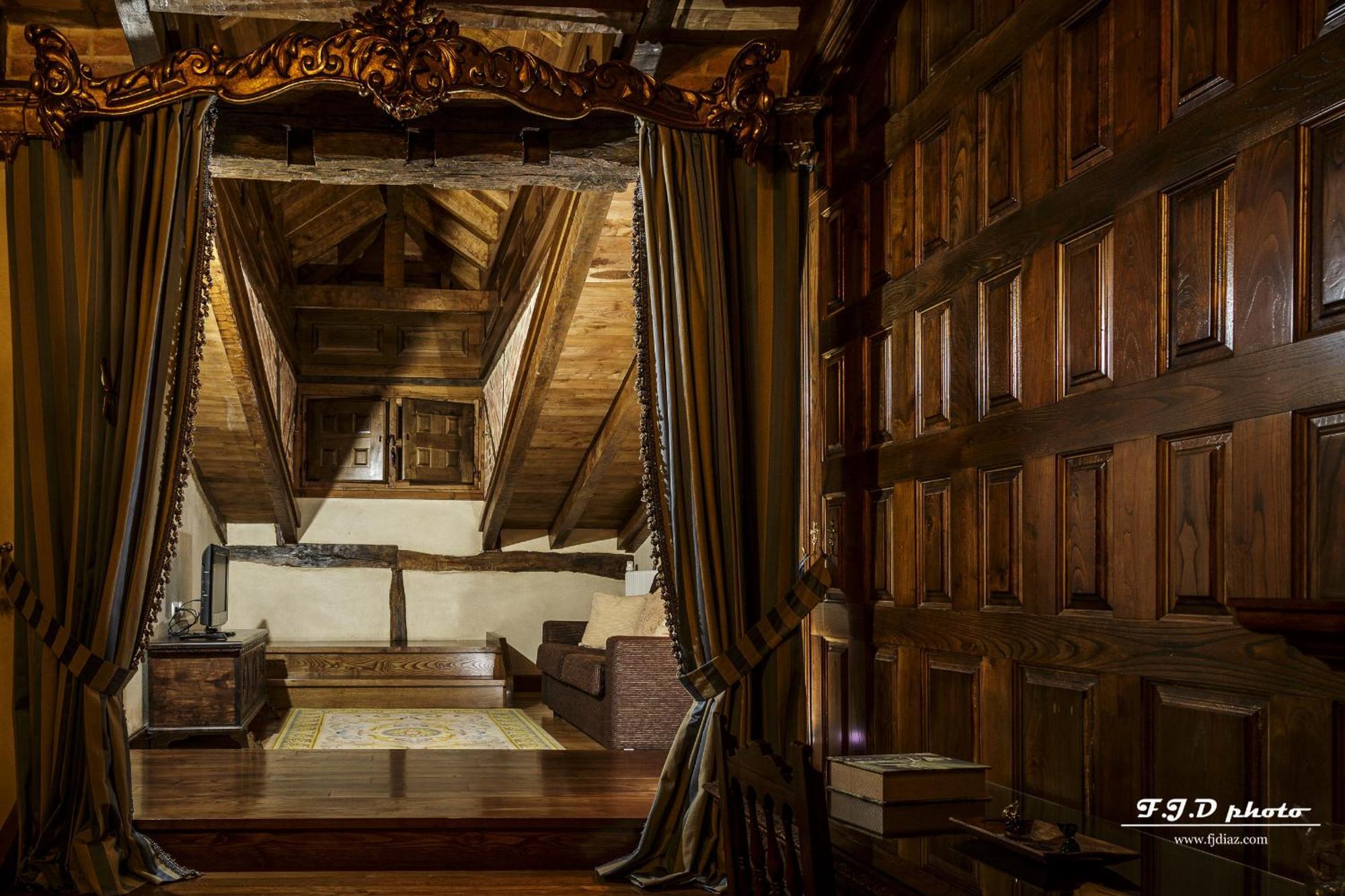 Palacio De Trasvilla Escobedo Room photo